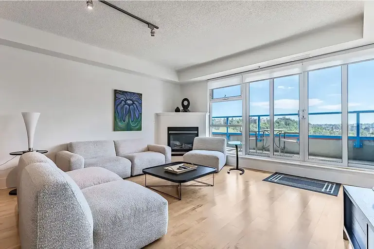 Sub-Penthouse, spacious, pristine river view, Eau Claire (fully furnished) | Calgary | 2917728