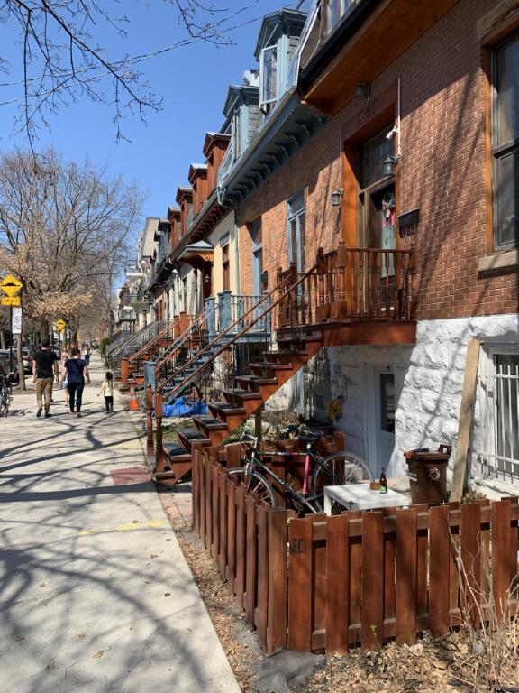 Plateau Mont Royal, Avenue Laval angle Roy 5/2 620 pieds carrés. Rénové, cour 1850 $/mois | 2917747