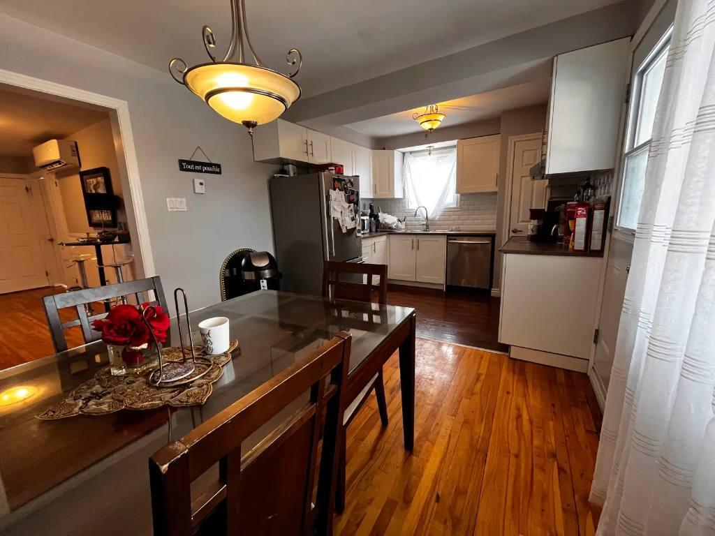 Grand et lumineux 5 1/2 dans un duplex ,Anjou | 2917750