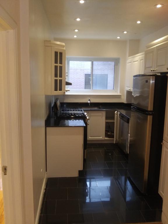 Bonavista Towers 2 Bedroom Apt | 2917767