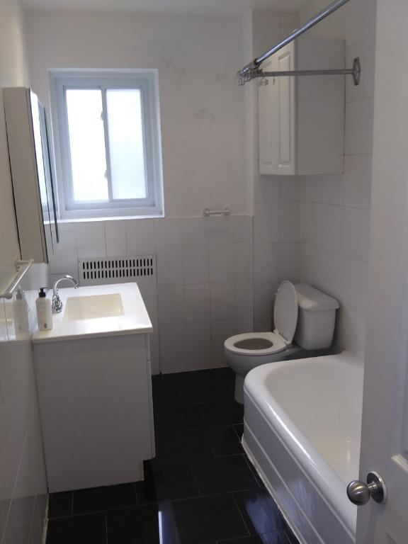 Bonavista Towers 2 Bedroom Apt | 2917767