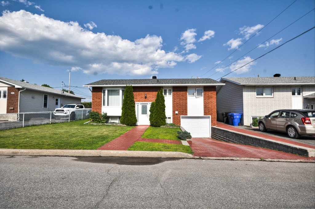 Maison 5 Chambres Avec Garage !! | 2917792