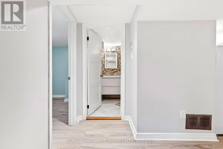 BASEMENT - 33 CONNISTON AVENUE | BASEMENT - 33 CONNISTON AVENUE, Ottawa | 2917941
