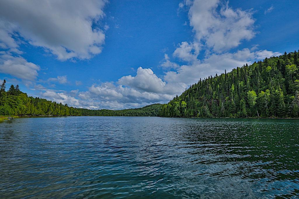 Terrain Zoné Blanc de 8,000,000 de pied carré.Avec un Lac privé. | 2918007
