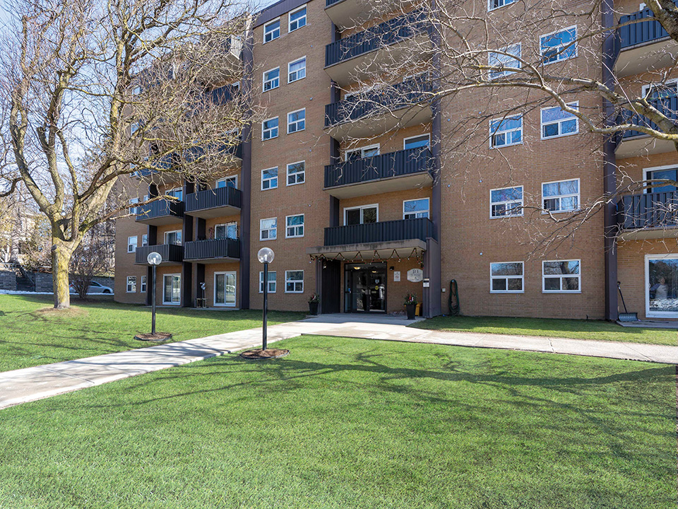 Hanover Tower Apartments | 2919905
