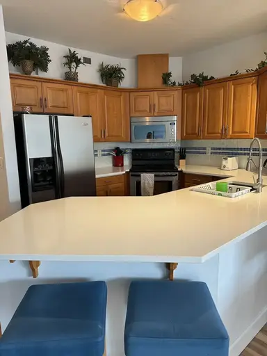 2 bedroom 2 bath waterfront downtown Kelowna | 645 - 1088 Sunset Drive, Kelowna | 2920092