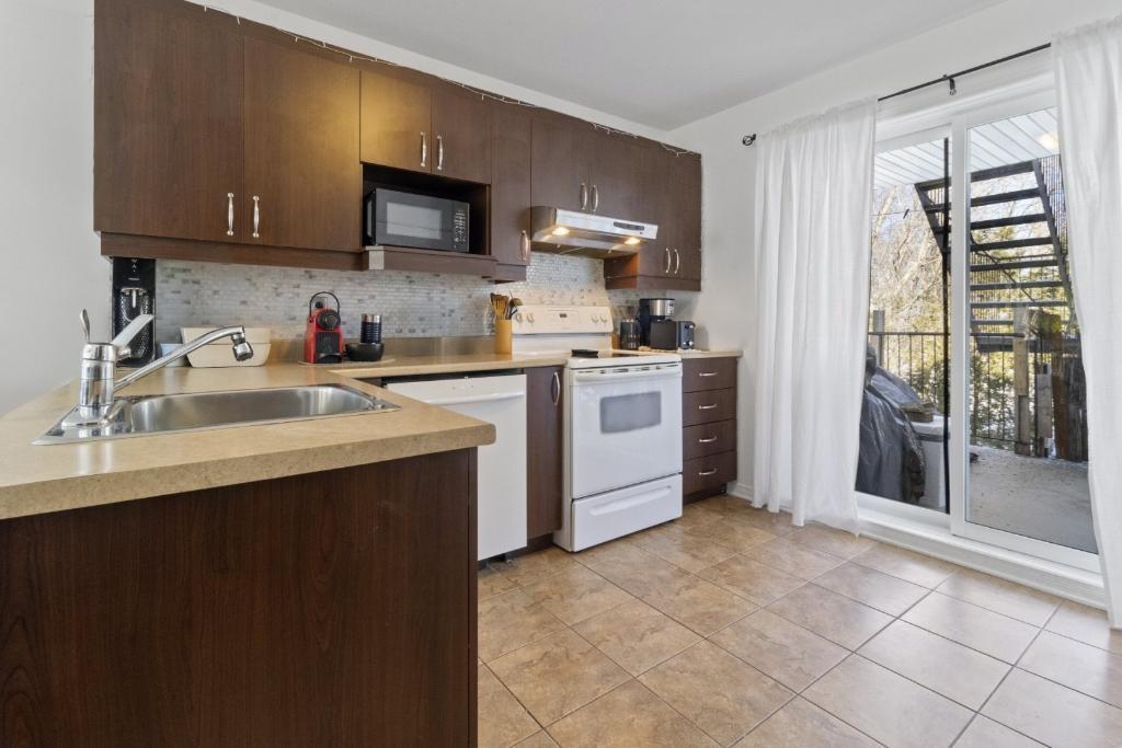 Très beau 4 1/2 à louer à Sainte-Marthe-Sur-Le-Lac | 2920246