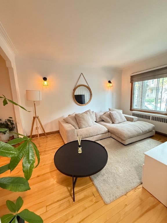 À louer – Grand logement lumineux de 1200 pi² avec sous-sol dans Rosemont | 2920269