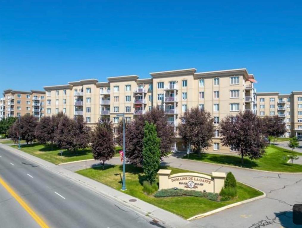 Superbe condo à louer - à distance de marche de tout | 2920270