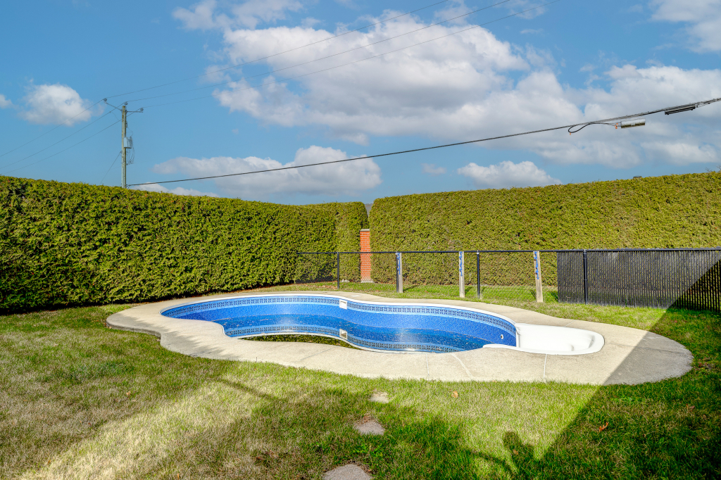 4 1/2 Condo Dix30 Piscine | 2920296