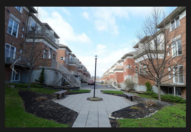 Condo à Louer | 2920330
