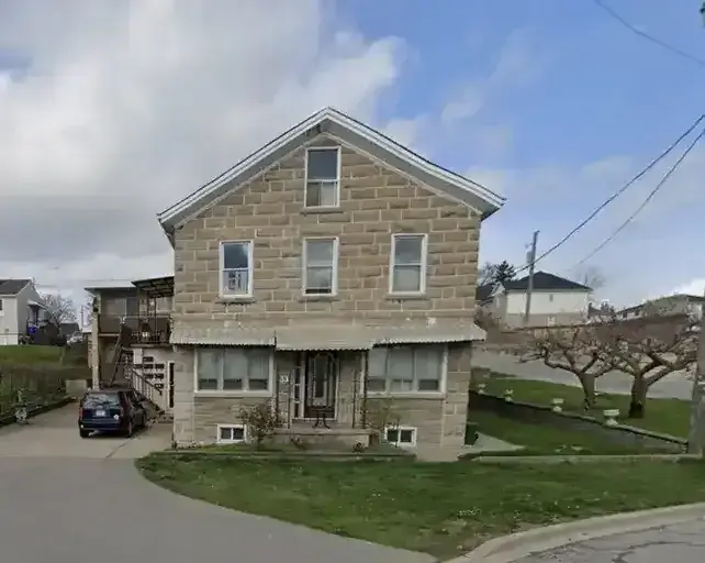 2 BED + 1 BATH TRIPLEX UNIT IN THOROLD | 55 John Street, Thorold | 2920730