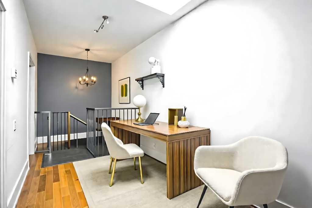 Condo magnifique de 900 pieds carres qui s'etale sur 2 etages! | 2922324