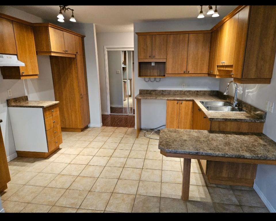 Beau grand 4 1/2 rue Gatien près galeries, lib 1er août | 2922342