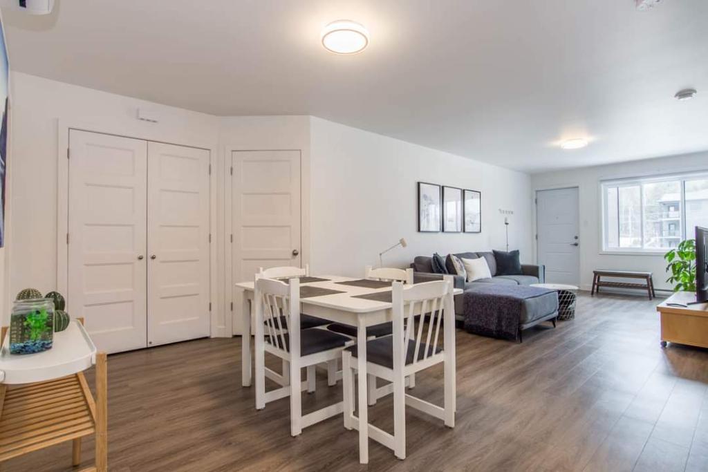 1 SEPTEMBRE / 3 1/2 STYLE CONDO SECTEUR UNIVERSITÉ-MONT BELLEVUE | 2922344