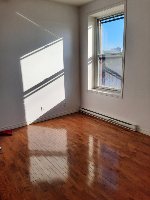 Libre Maintenant - 3 1/2 Au Centre-ville | 2931533