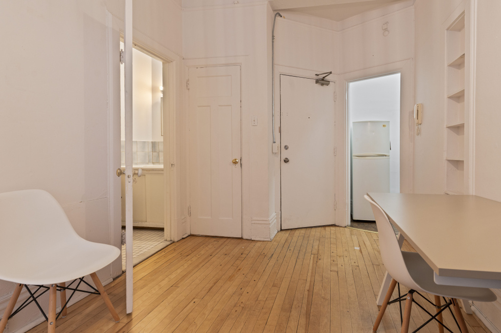 Studio Entièrement Meublé à Louer | 2922405