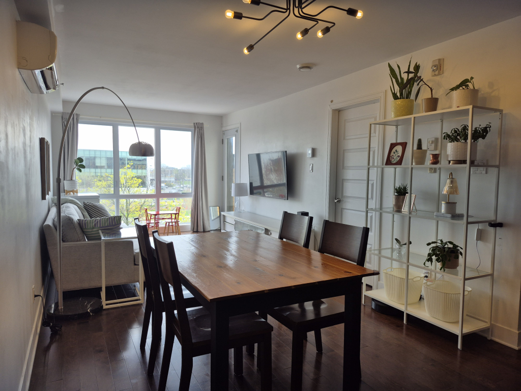 Condo 2 Chambres – Unité De Coin | 2922909