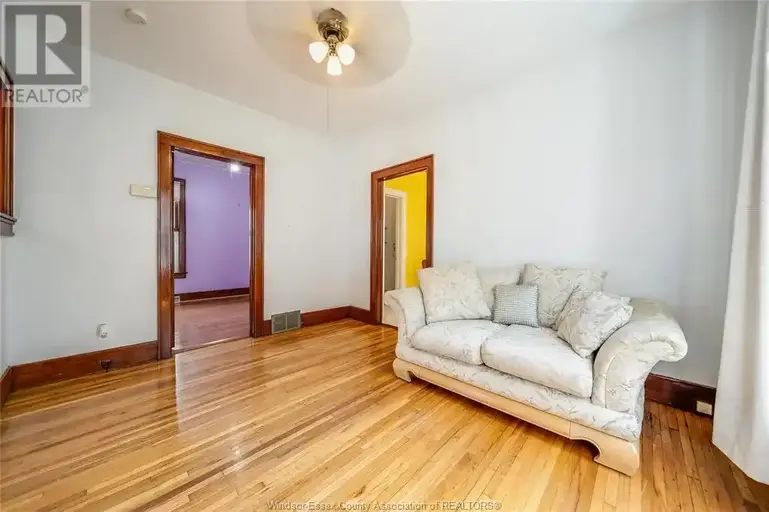 552 ELM AVENUE | 552 ELM AVENUE, Windsor | 2923003