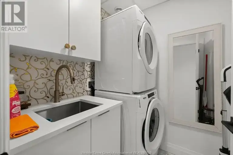 3817 HOWARD AVENUE Unit# 310 | 3817 HOWARD AVENUE Unit# 310, Windsor | 2923030