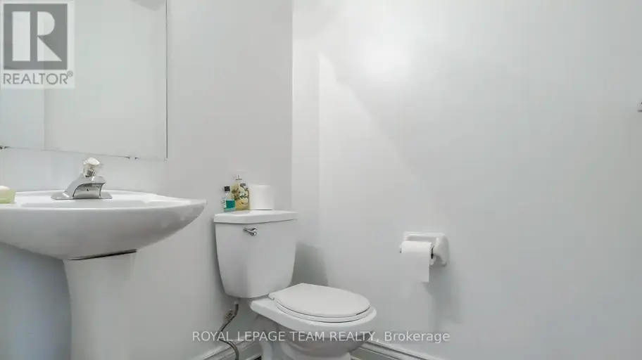 123 QUEENSBURY DRIVE | 123 QUEENSBURY DRIVE, Ottawa | 2923103
