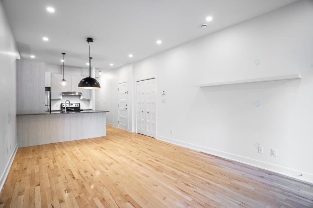 Condo lumineux de 600 pieds carrés à St-Henri! | 2923190