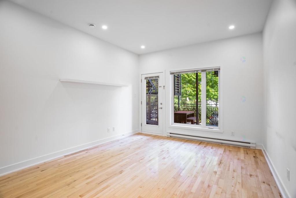 Condo lumineux de 600 pieds carrés à St-Henri! | 2923190