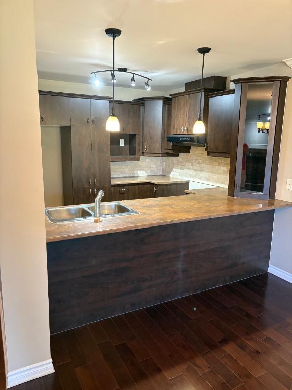 Condo a Louer | 2923203