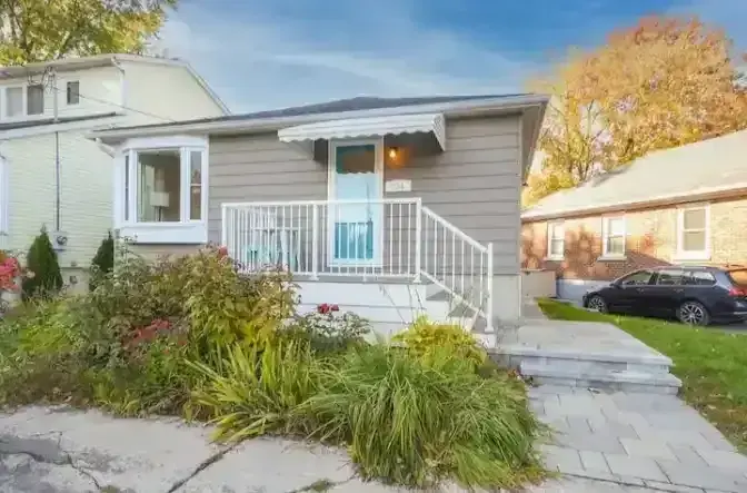 Beautiful 2-Bedroom Main Floor Unit for Rent in Ottawa | 334 Rockhurst Road, Ottawa | 2923325