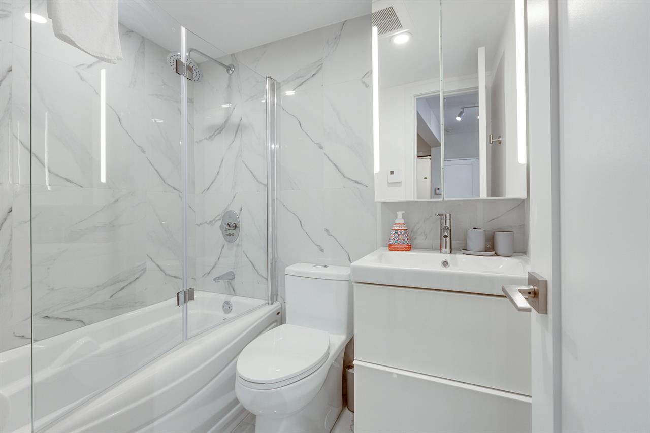 Bachelor - 1755 Rue Saint-Denis, Montréal | 2924874