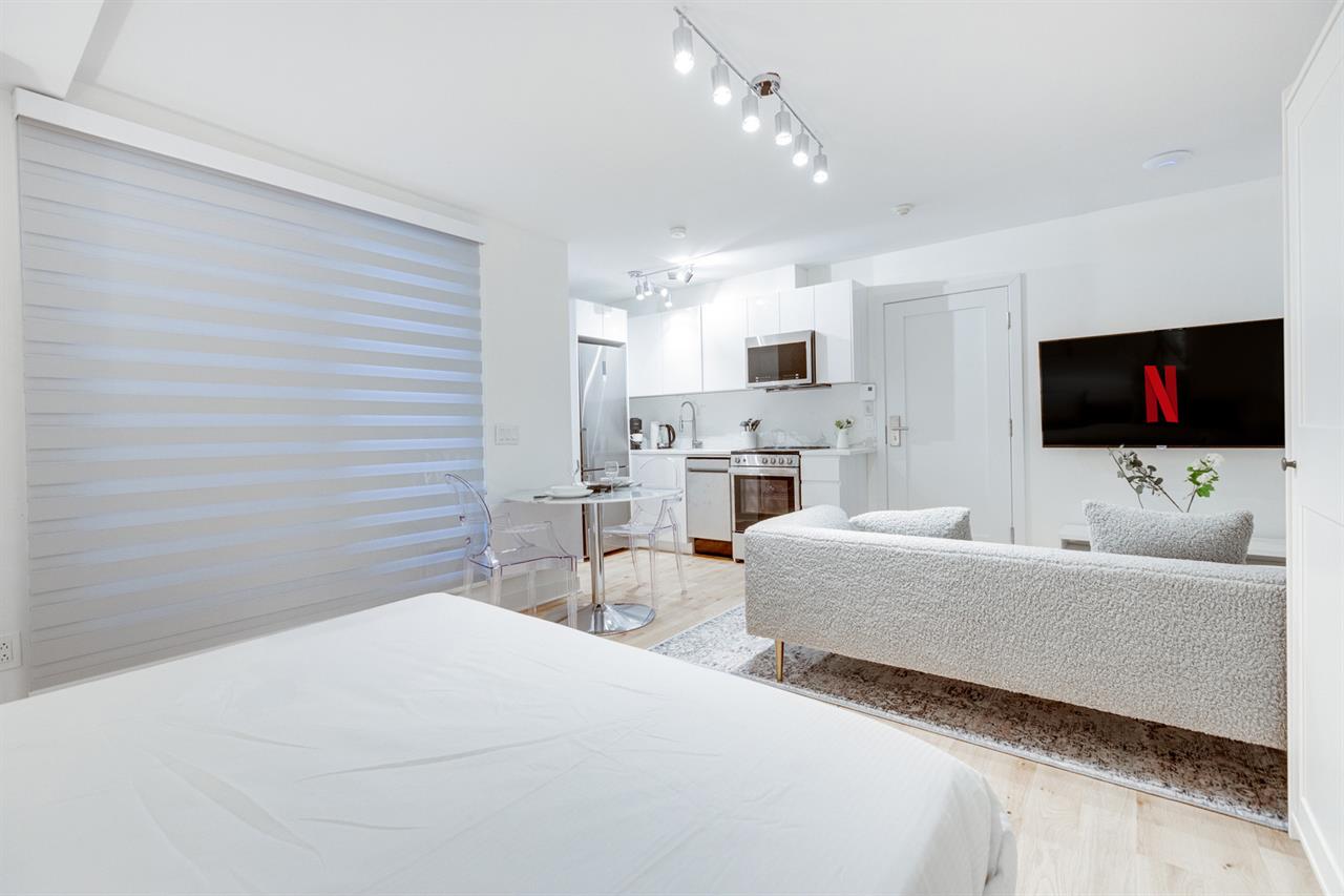 Bachelor - 1755 Rue Saint-Denis, Montréal | 2924883