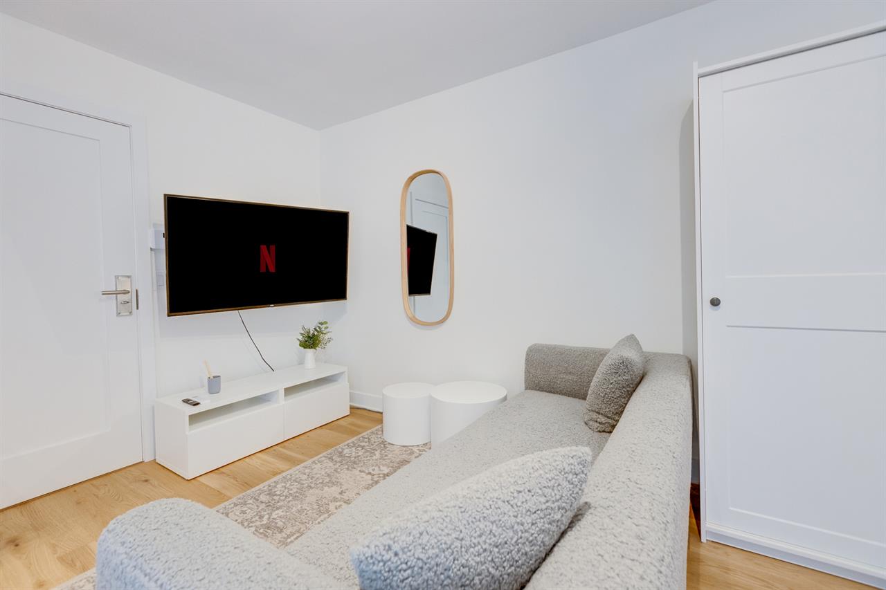 Bachelor - 1755 Rue Saint-Denis, Montréal | 2924884