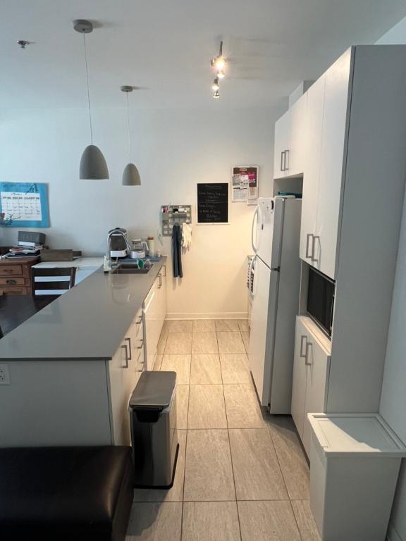 4 ½ moderne à louer – Stationnement intérieur + tout inclus ! | 2925339
