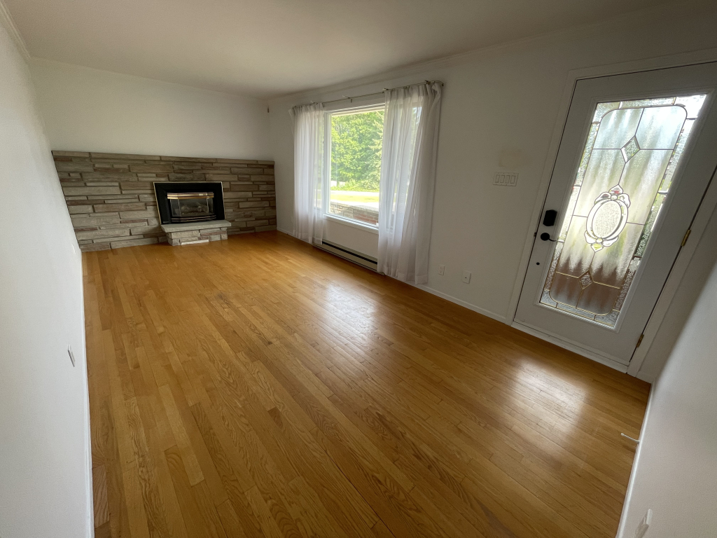 Rez-de-chaussée MAISON 5½ à Louer | 2925426