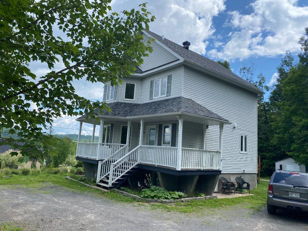 Maison à louer St-Sauveur 3 chambres | 2925666