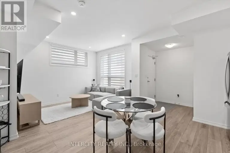 15 - 11 LYTHAM GREEN CIRCLE | 15 - 11 LYTHAM GREEN CIRCLE, Newmarket | 2925819