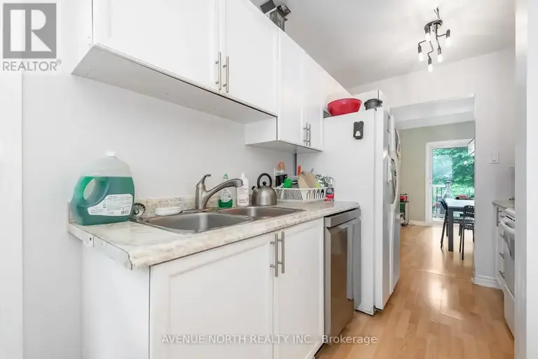 98 PICKWICK DRIVE | 98 PICKWICK DRIVE, Ottawa | 2925970