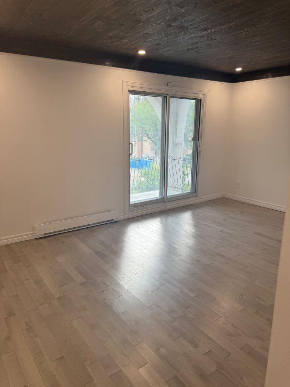 Grand 4 1/2 disponible nouveau Rosemont 1 août ou avant | 2927427