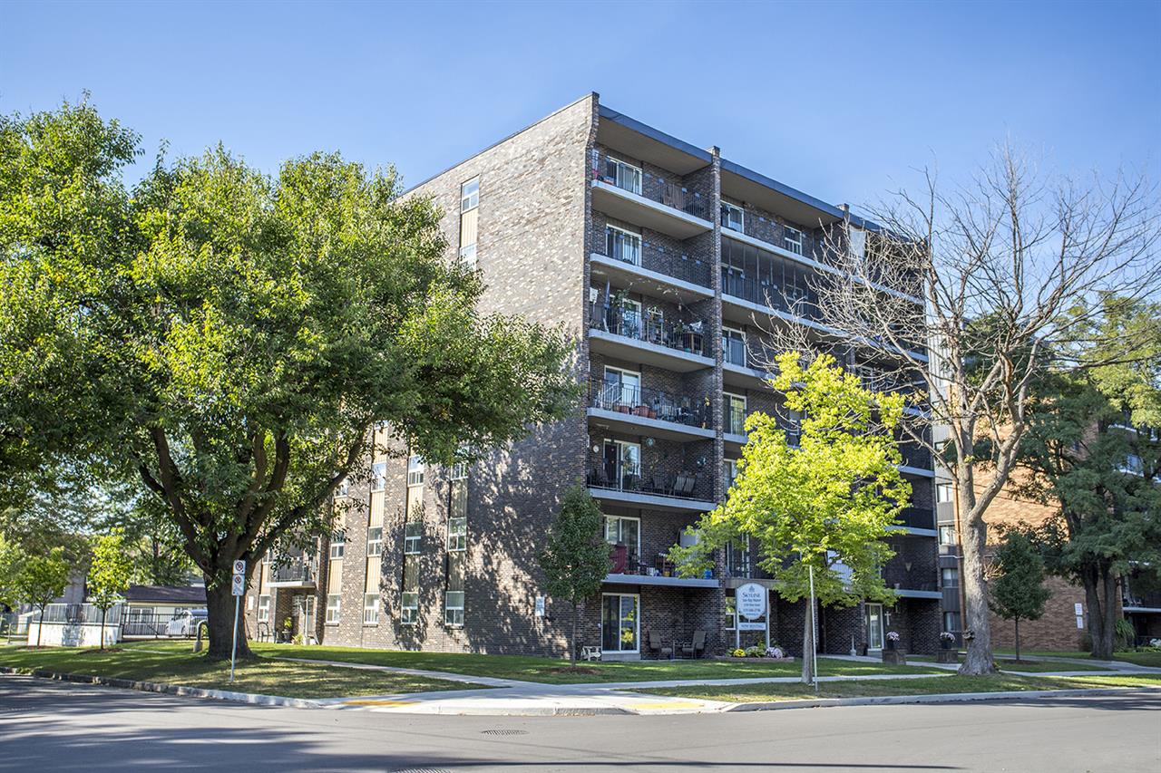 Sun Ray Manor Apartments | 2927520