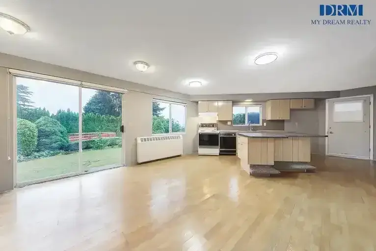 D221 - Spacious 2 Bedroom Lower Suite with Private Entry in Burnaby | 4342 Southwood Street, Burnaby | 2927661