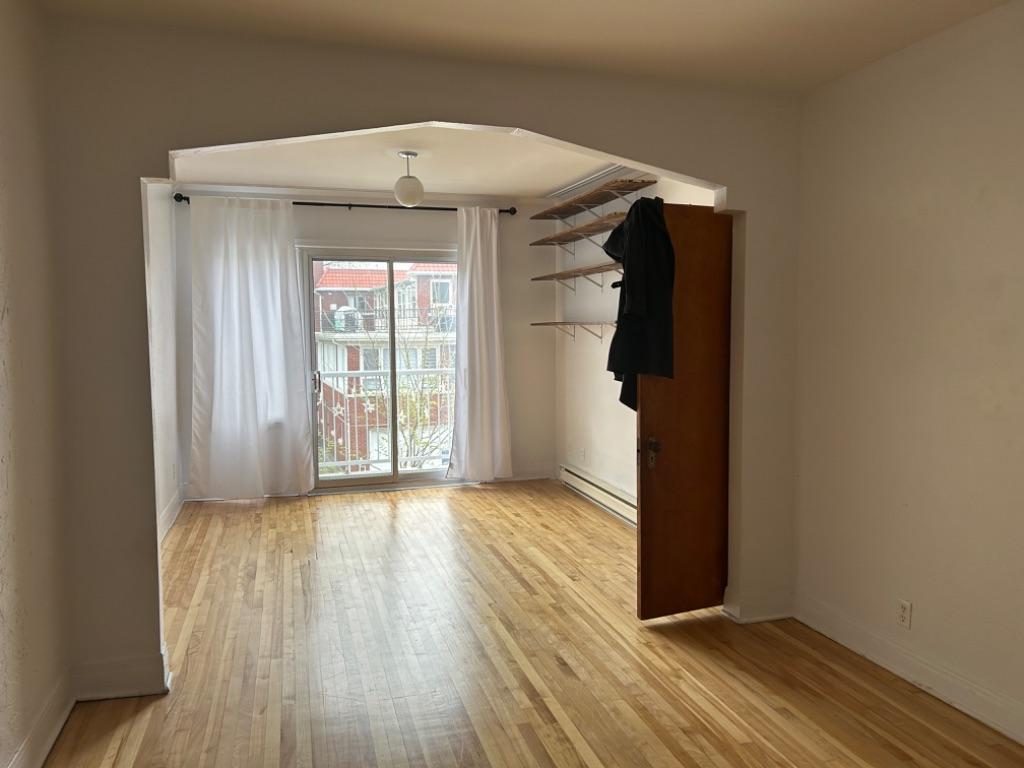 Rosemont,tres grand et beau 3 pieces renové,2 balcons quelques minutes de Square Angus ,,,, | 2929095