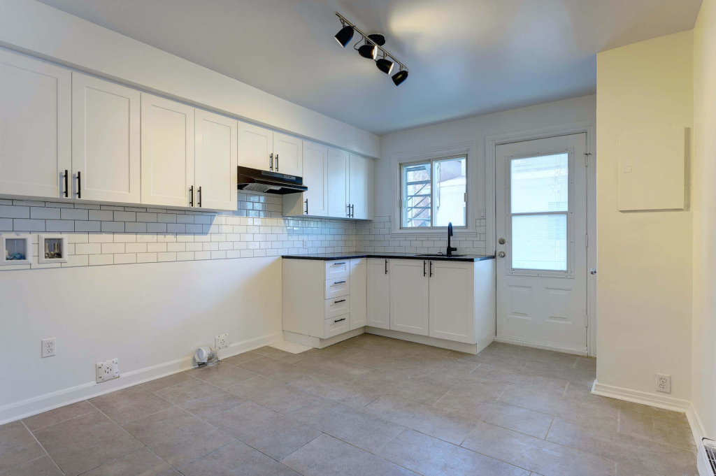 4 1/2 à Laval (Pont-Viau) - Octobre | 2929137