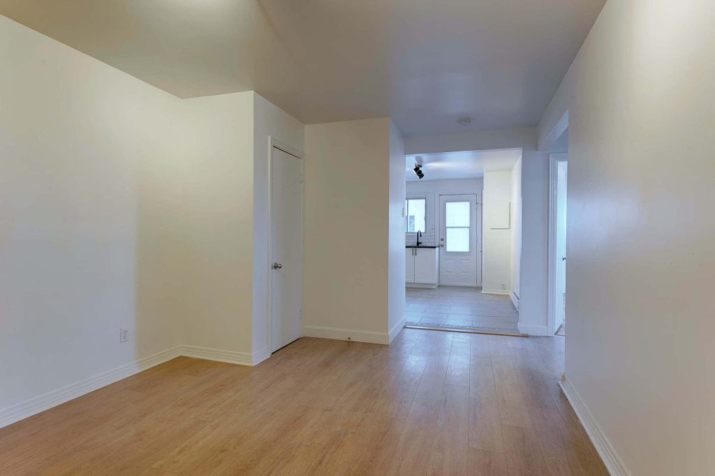 4 1/2 à Laval (Pont-Viau) - Octobre | 2929137