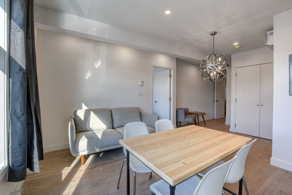 Joli 3 1/2 Entièrement Meublé | 2930292