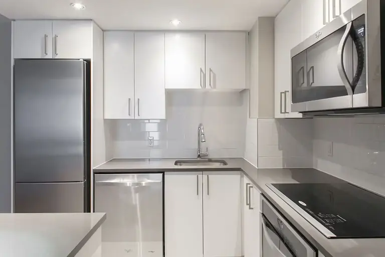 4800 Boulevard de Maisonneuve West | 4800 Maisonneuve Blvd W, Montreal | 2930336