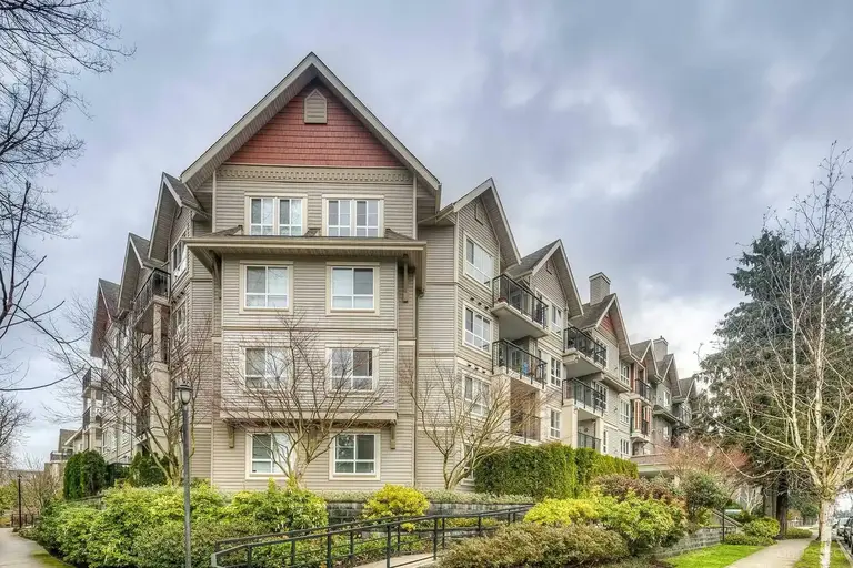 Trellaine | 9333 Alberta Road, New Richmond | 2930362