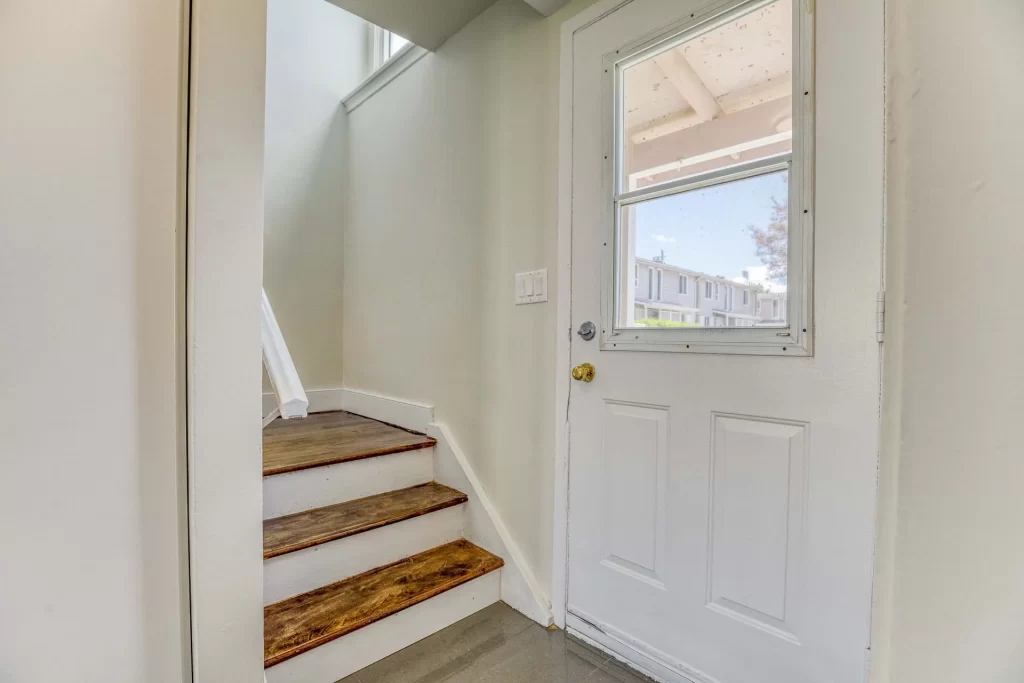 321-347 Yonge Street Apartments | 2930406