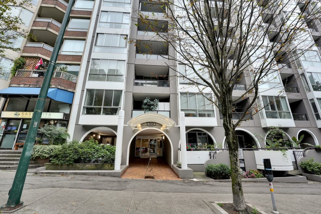 Pacific Terrace Apartments | 2930523