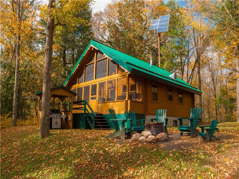 Waterfront Chalet Pumpkinseed for Rent at Kenauk Nature in Montebello near Ottawa and Montreal | 2930736