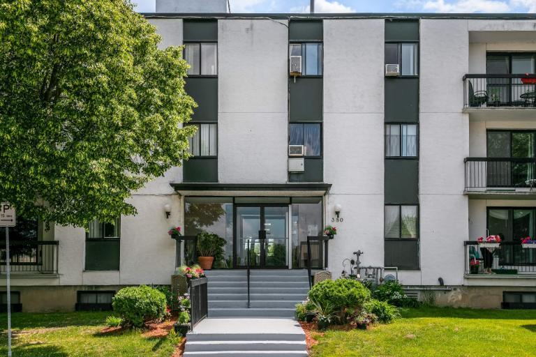 2 CH - 1 SDB - Saint-Jean-sur-Richelieu - $1,345 /mo | 2930742